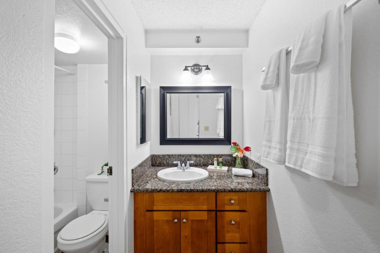 Centrally located walk to Hilton Lagoon view 4