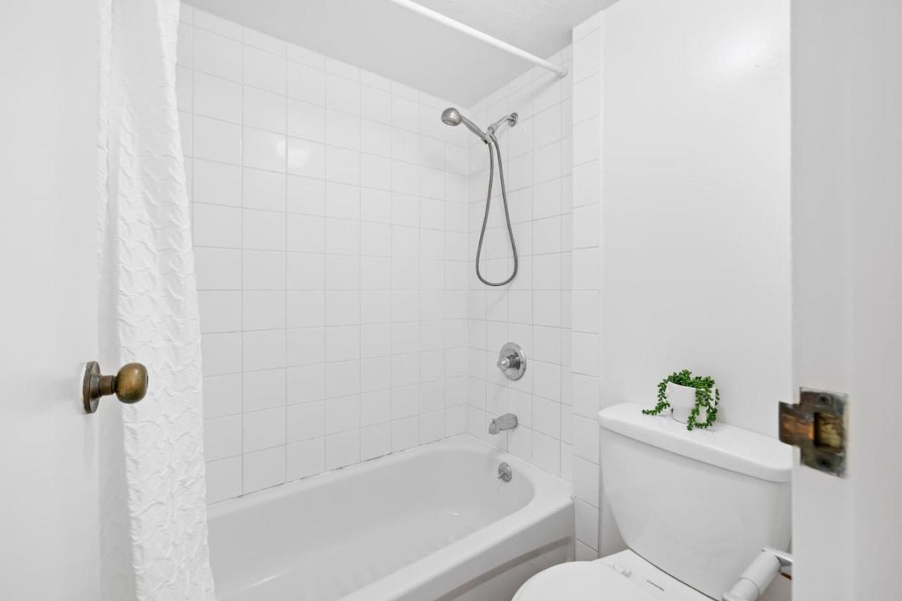 Centrally located walk to Hilton Lagoon view 5