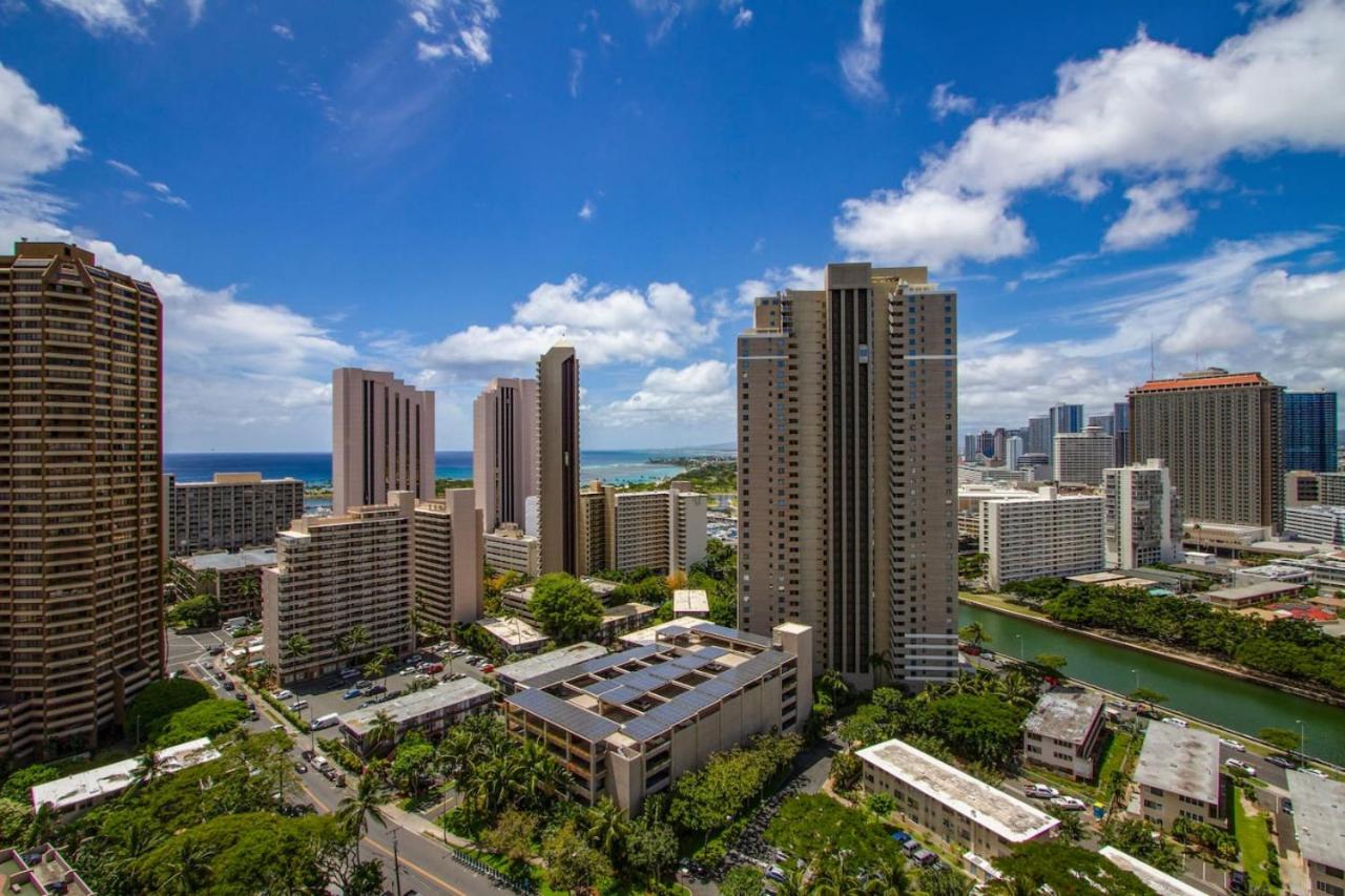 Beautiful Sunsets on 26th fl Oceanview Free Parking view 3
