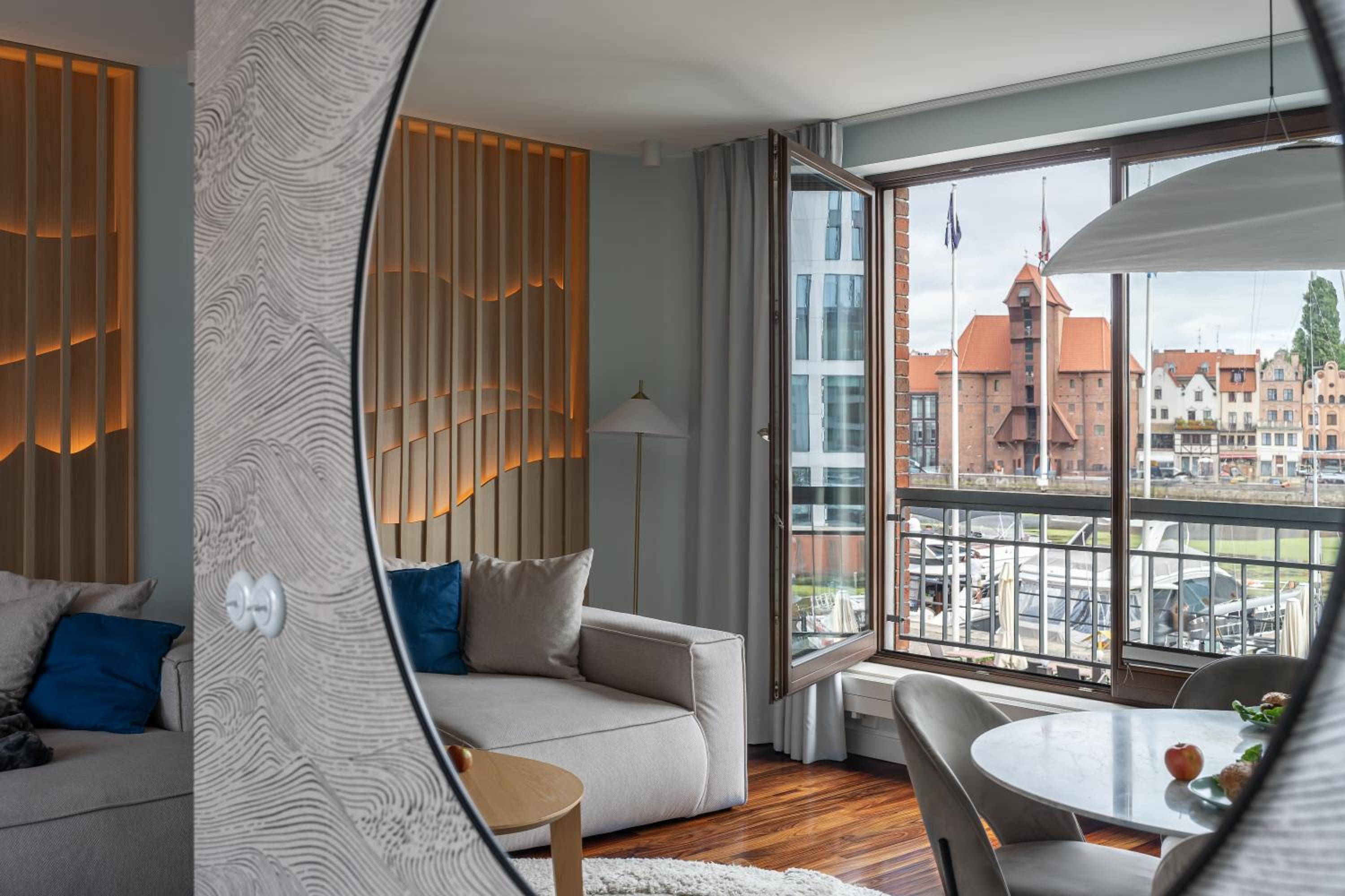 Premium Apartment Szafarnia in Gdańsk Old Town & Marina View by Lion Apartments
