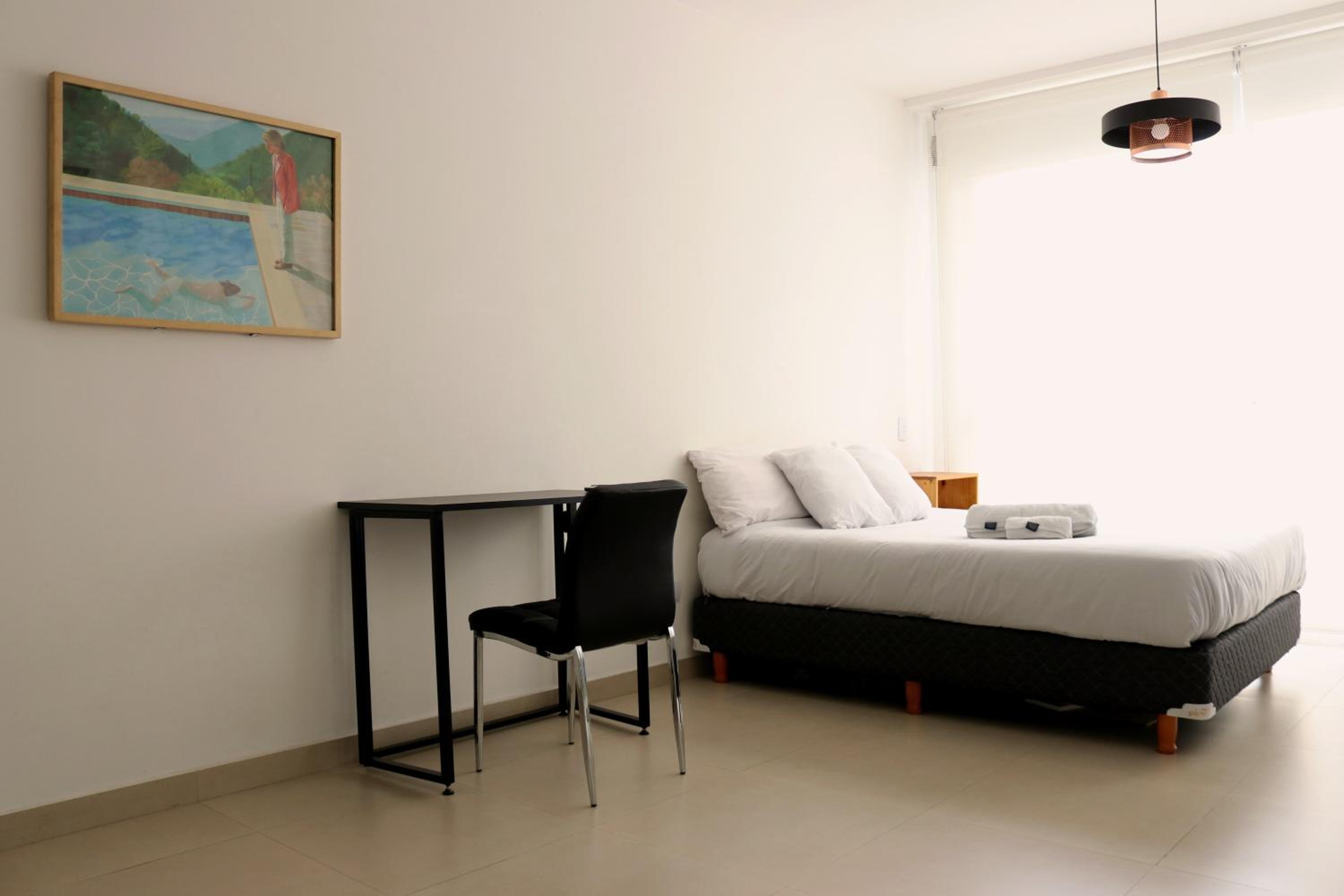 Amplio monoambiente con piscina