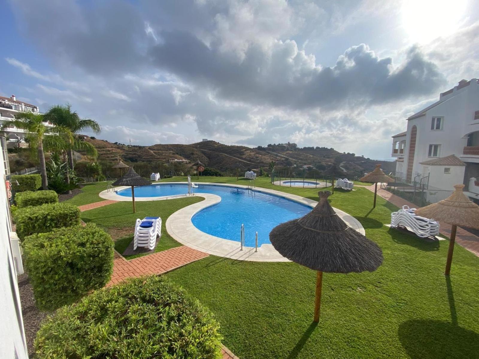 2 bedroom apartment Calahonda hills, Mijas photo 2