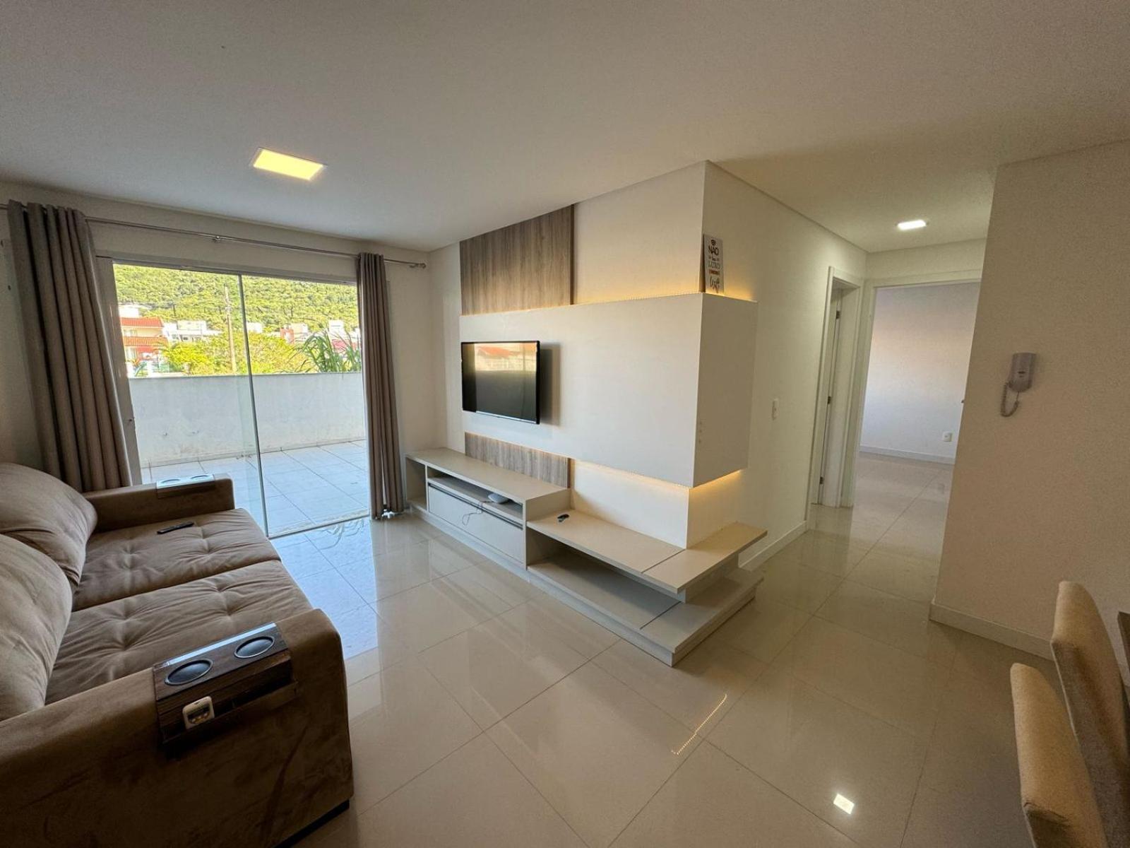 Cód 105 · Apartamento térreo bem equipado