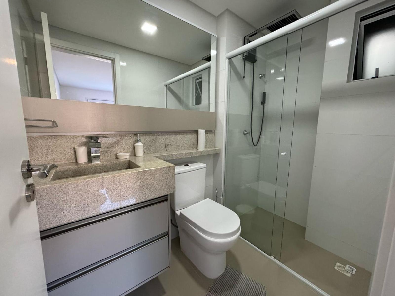 Cód 105 · Apartamento térreo bem equipado