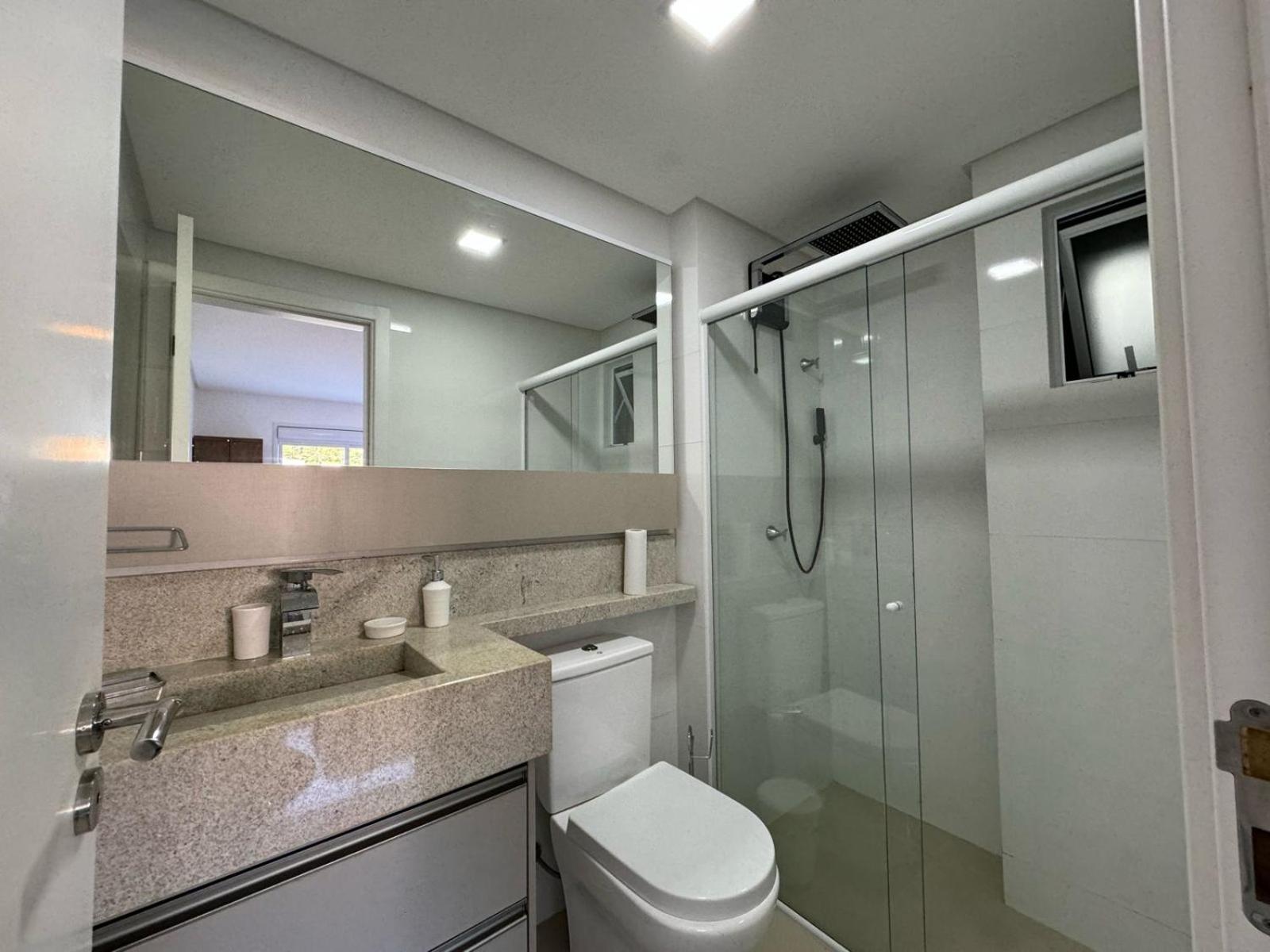 Cód 105 · Apartamento térreo bem equipado