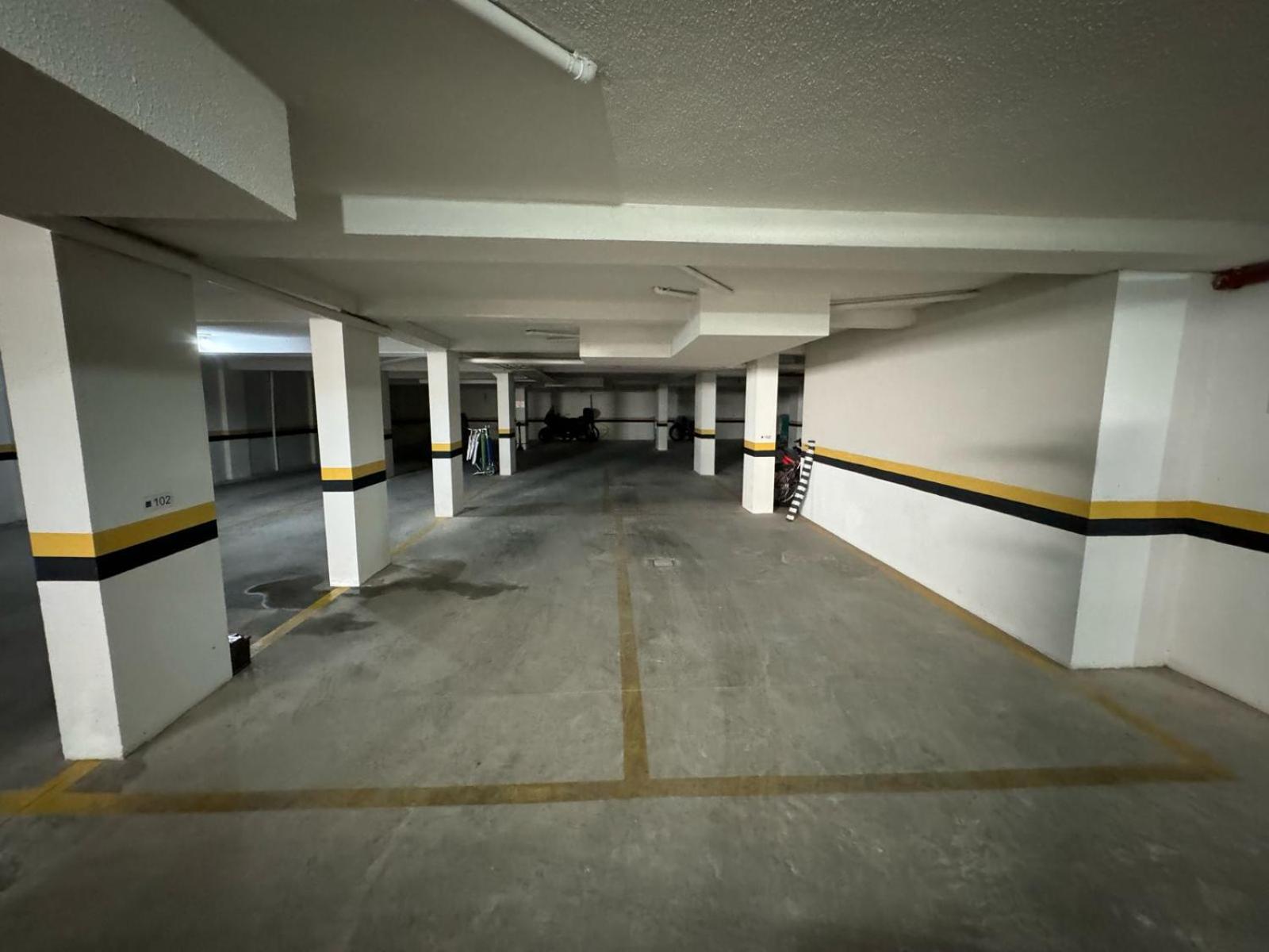 Cód 105 · Apartamento térreo bem equipado