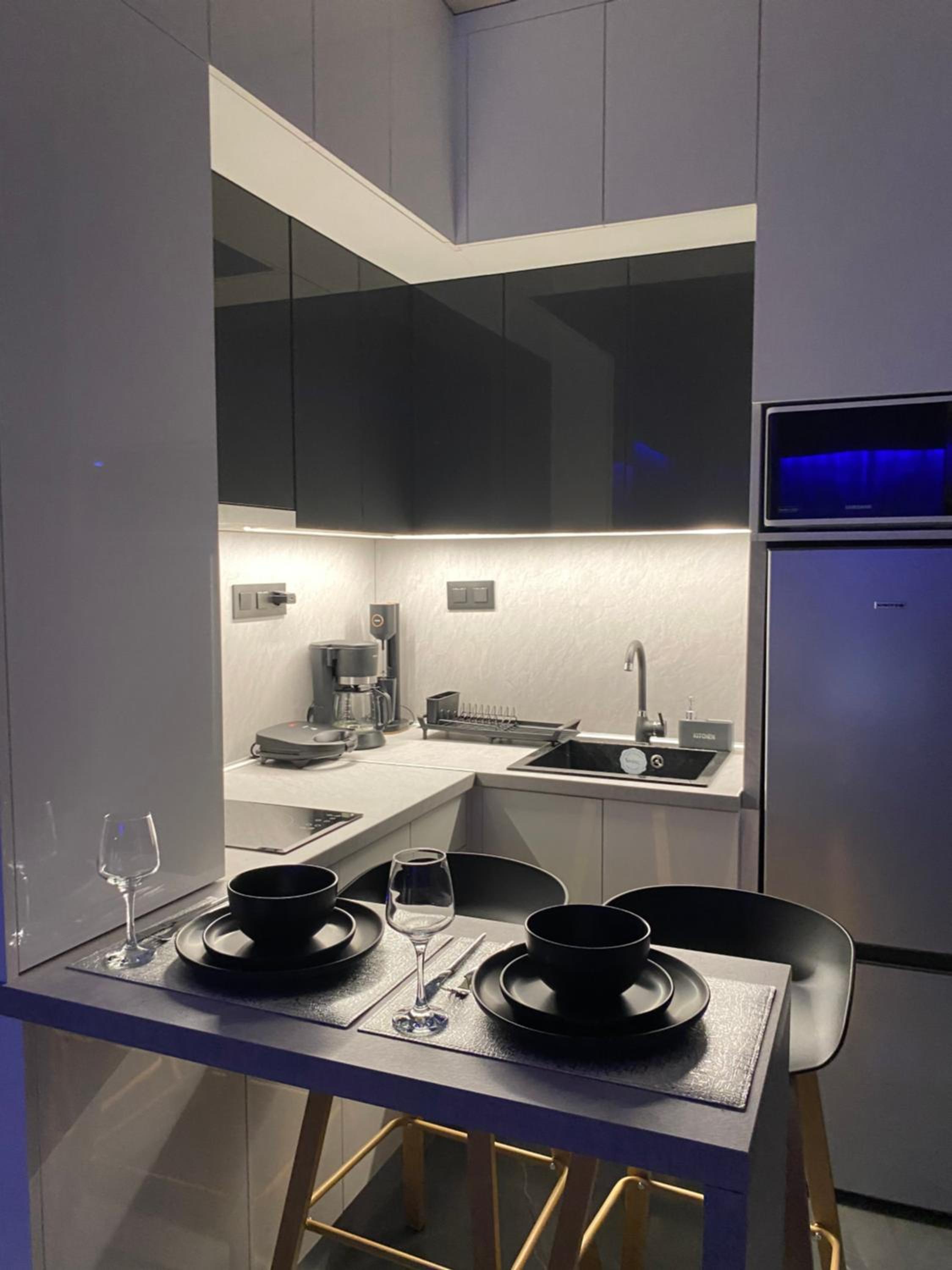 Crystal Grey Elite Apartment 1 photo 5