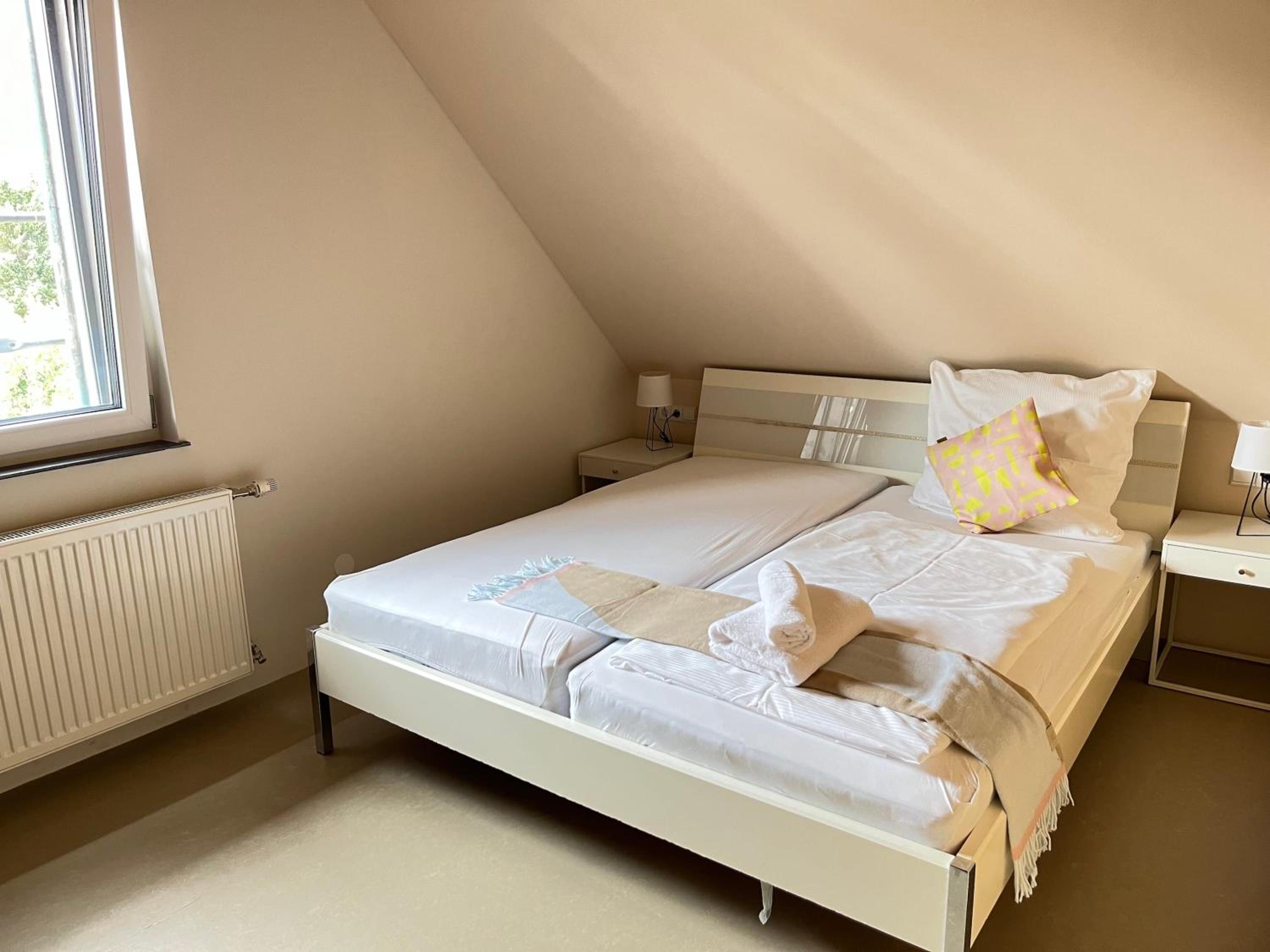 Group Stay near BER Airport - 2 Private Apartments