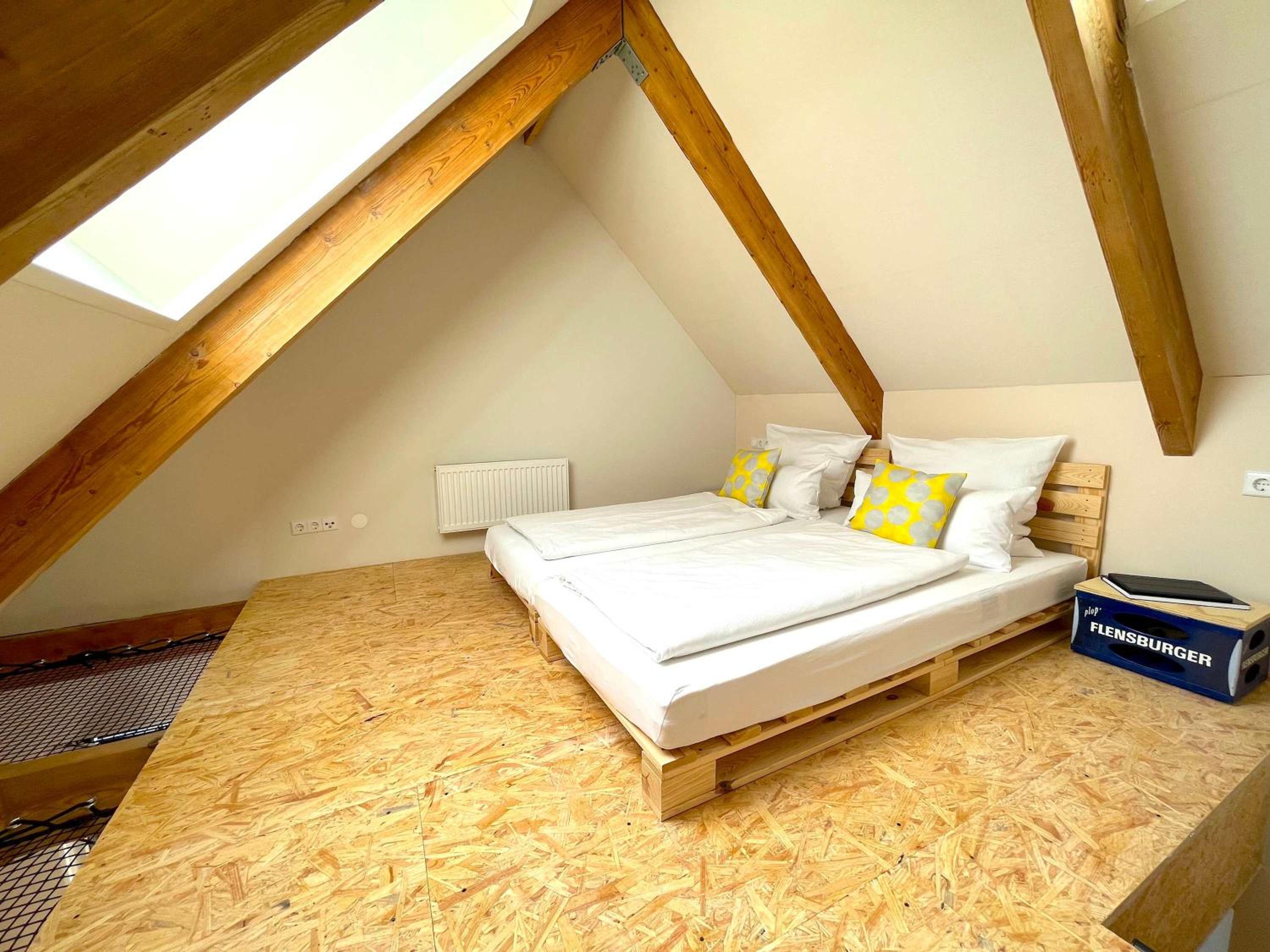 Group Stay near BER Airport - 2 Private Apartments