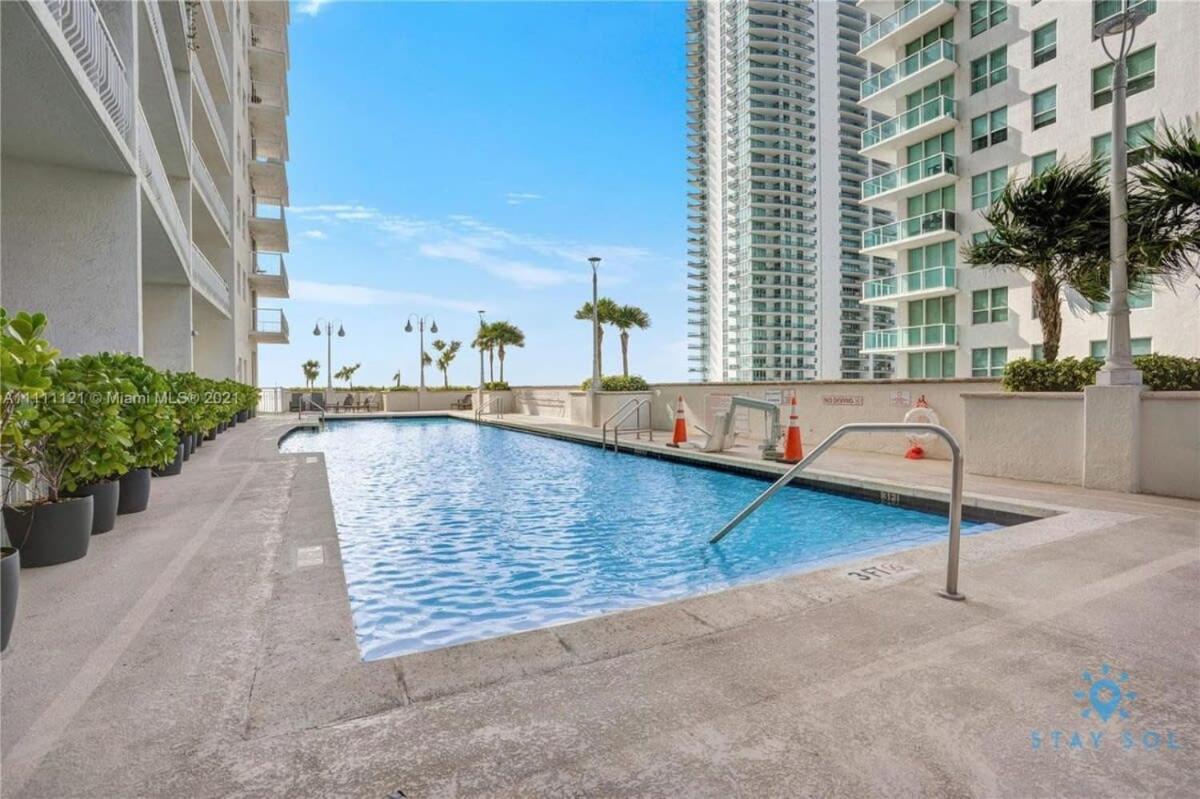 1 BR Apartment - Ocean and city views