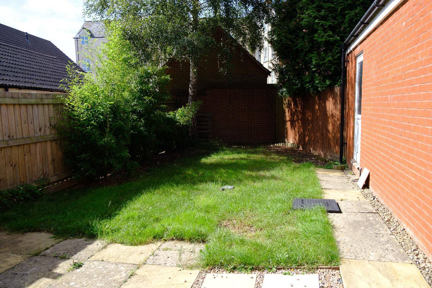 Haydon Stays Spacious 5-Bed House in Swindon view 4