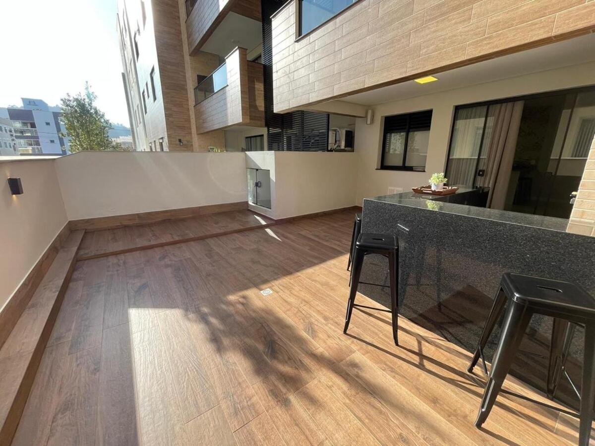Cód 27 - Apartamento térreo com jacuzzi e área gourmet na Praia de Palmas