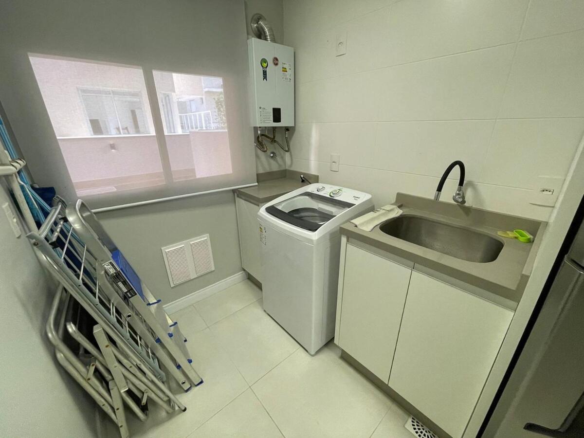 Cód 27 - Apartamento térreo com jacuzzi e área gourmet na Praia de Palmas