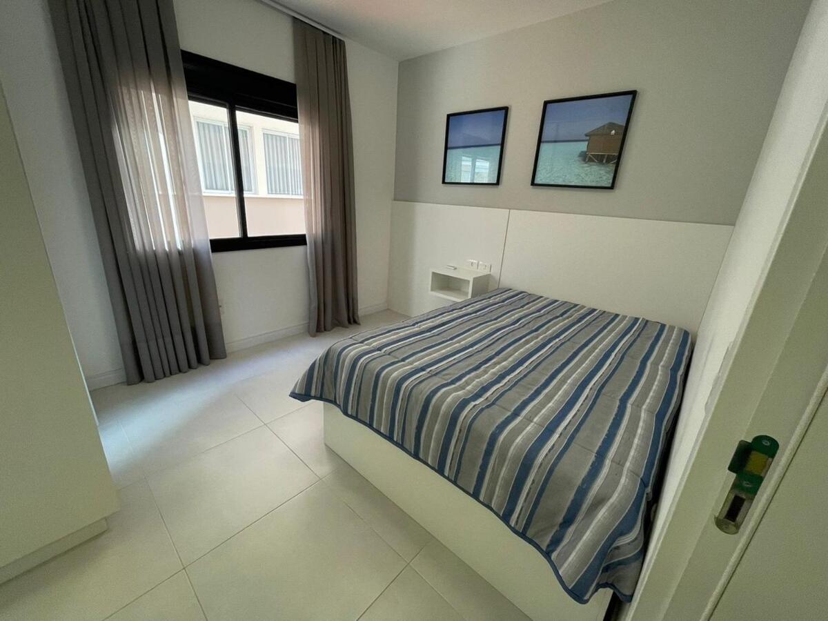 Cód 27 - Apartamento térreo com jacuzzi e área gourmet na Praia de Palmas