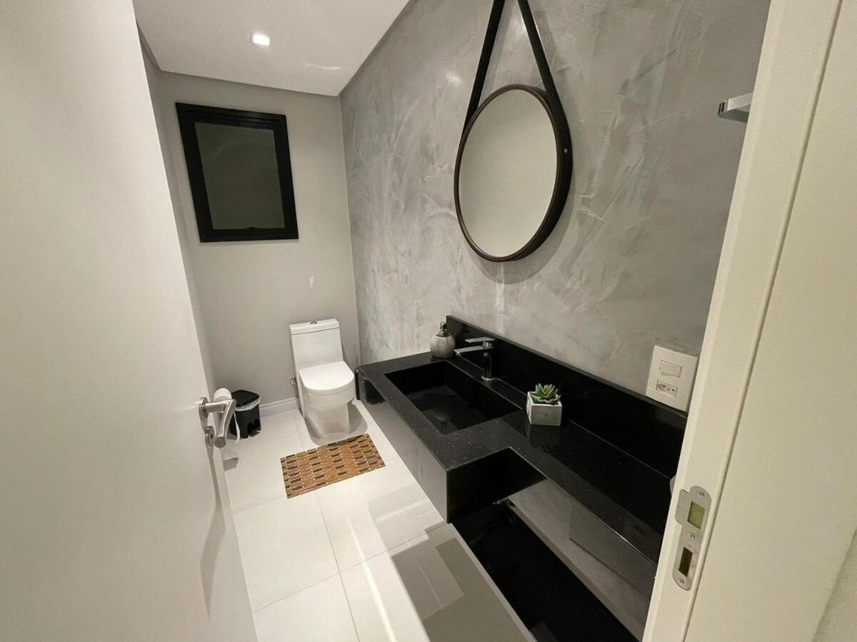 Cód 27 - Apartamento térreo com jacuzzi e área gourmet na Praia de Palmas