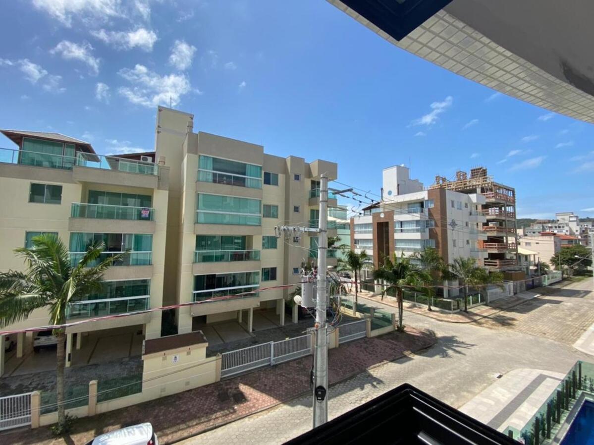 cód 84 - Apartamento á 280 m do mar com piscina