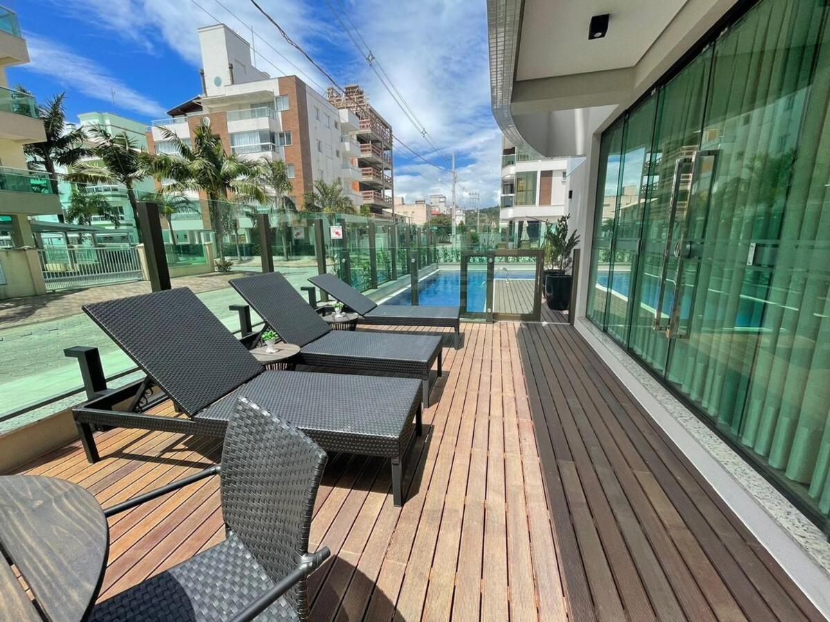 cód 84 - Apartamento á 280 m do mar com piscina
