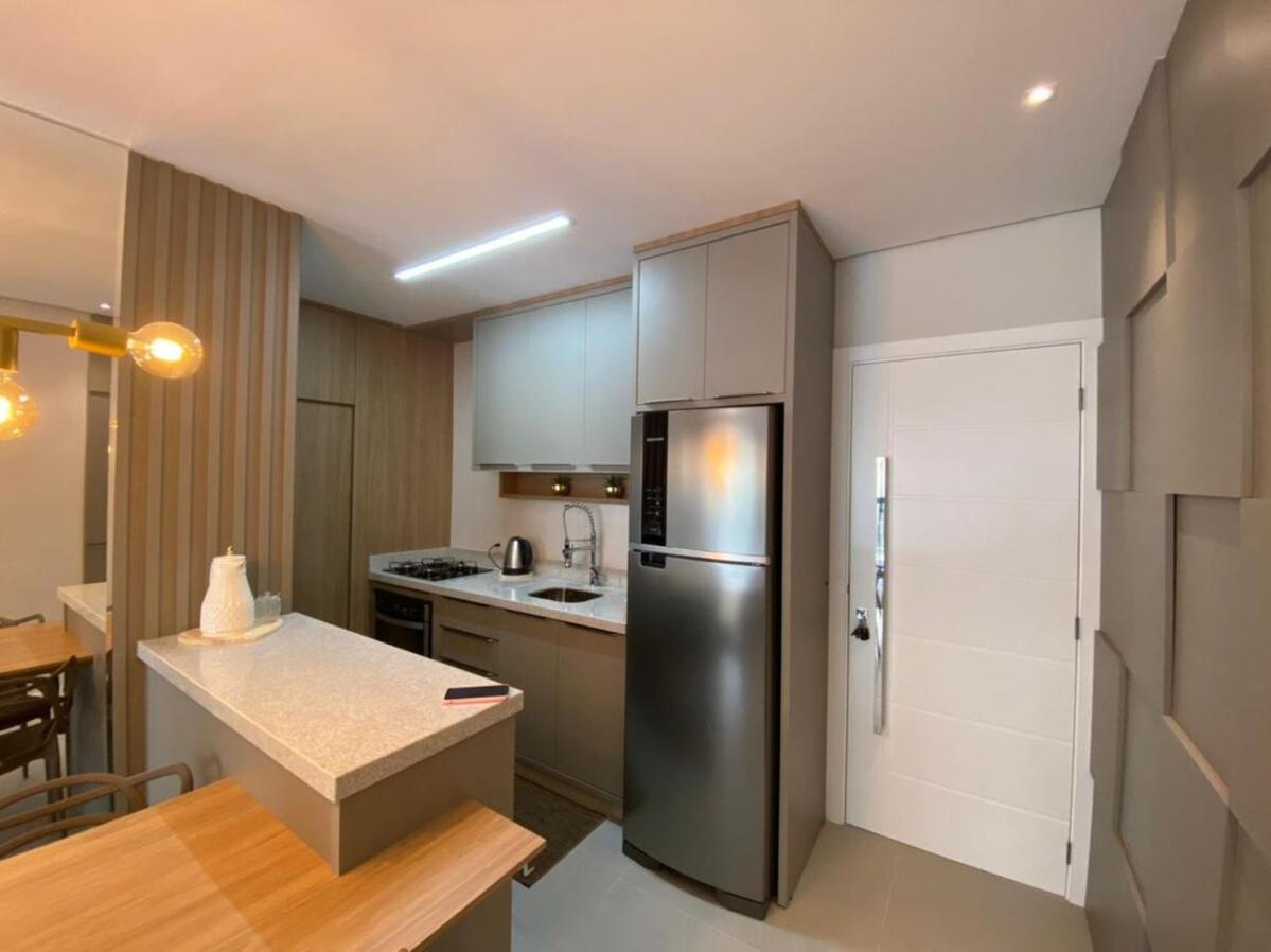 cód 84 - Apartamento á 280 m do mar com piscina