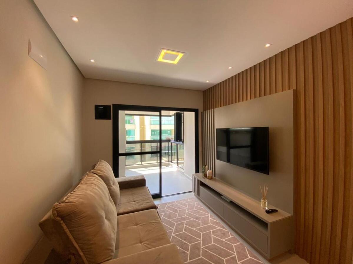 cód 84 - Apartamento á 280 m do mar com piscina