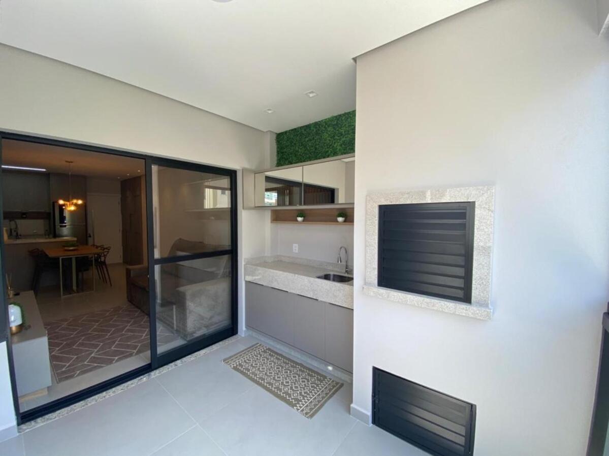 cód 84 - Apartamento á 280 m do mar com piscina