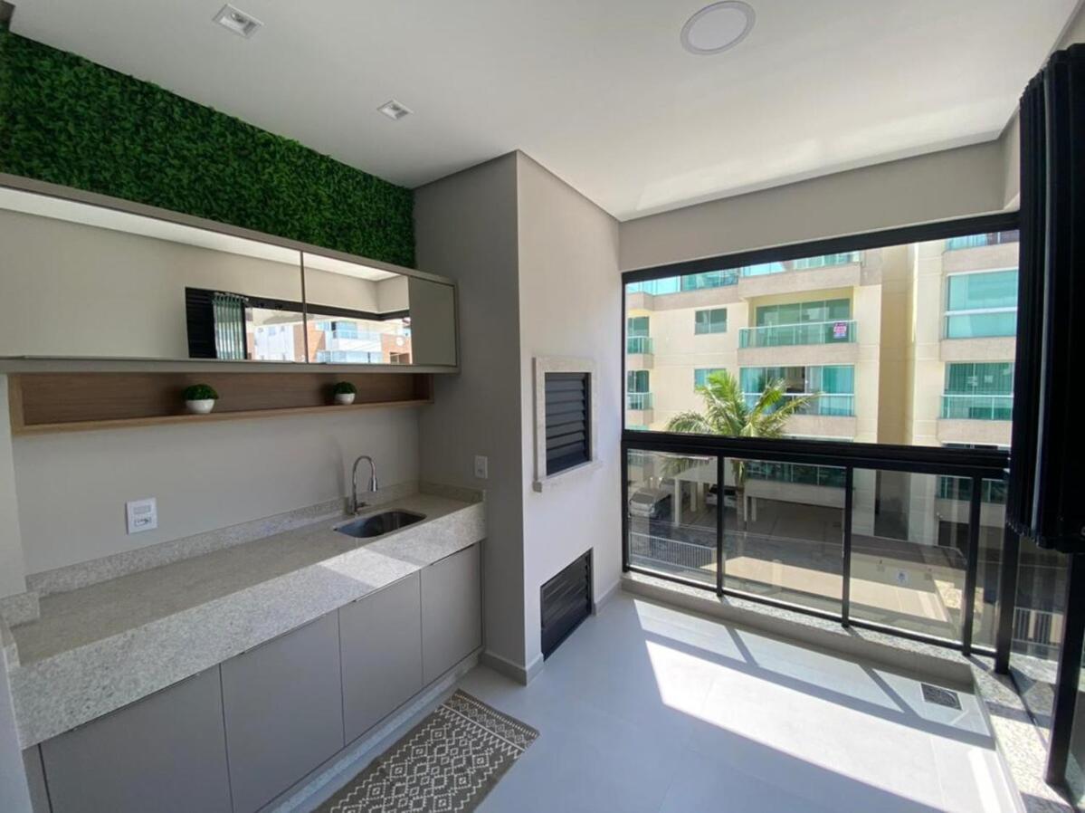 cód 84 - Apartamento á 280 m do mar com piscina