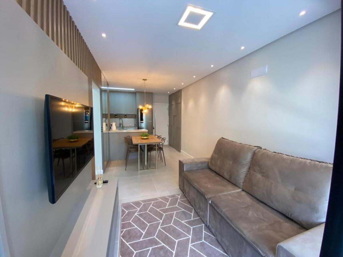 cód 84 - Apartamento á 280 m do mar com piscina