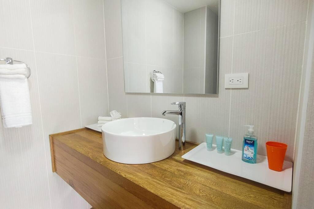 Spacious Overlooking Green One