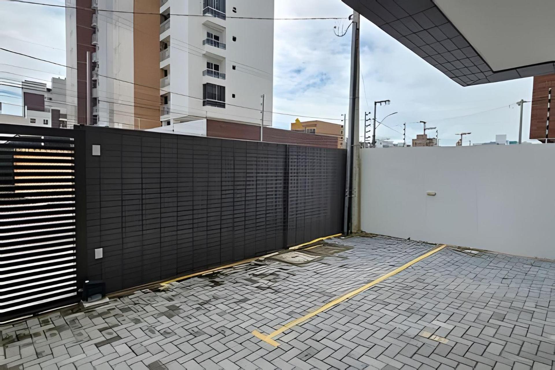PERFEITO 1dorm, piscina, Intermares com garagem