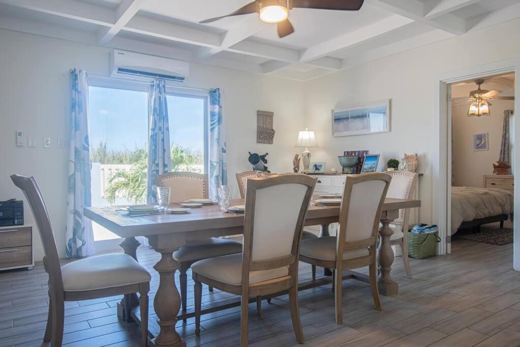 Baby Beach Bliss Villa - Walk to Beach!