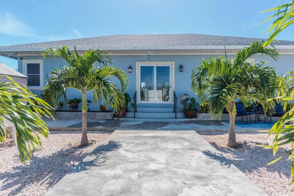 Baby Beach Bliss Villa - Walk to Beach!