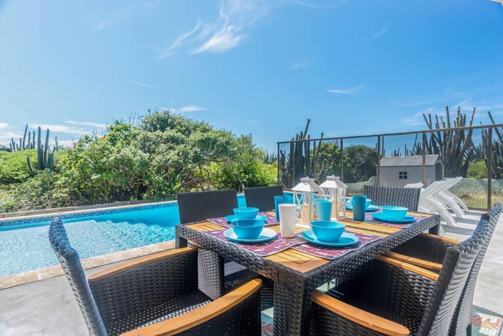 Baby Beach Bliss Villa - Walk to Beach!