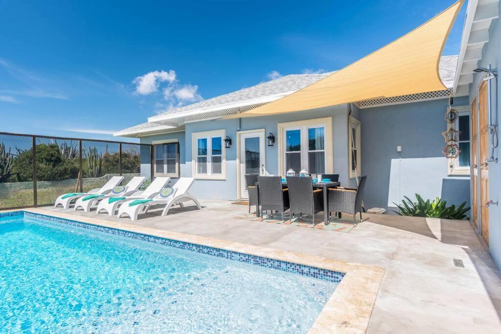 Baby Beach Bliss Villa - Walk to Beach!