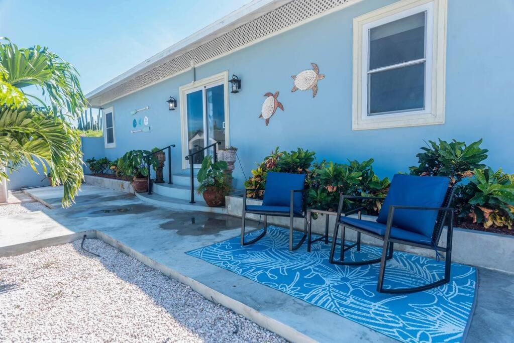 Baby Beach Bliss Villa - Walk to Beach!