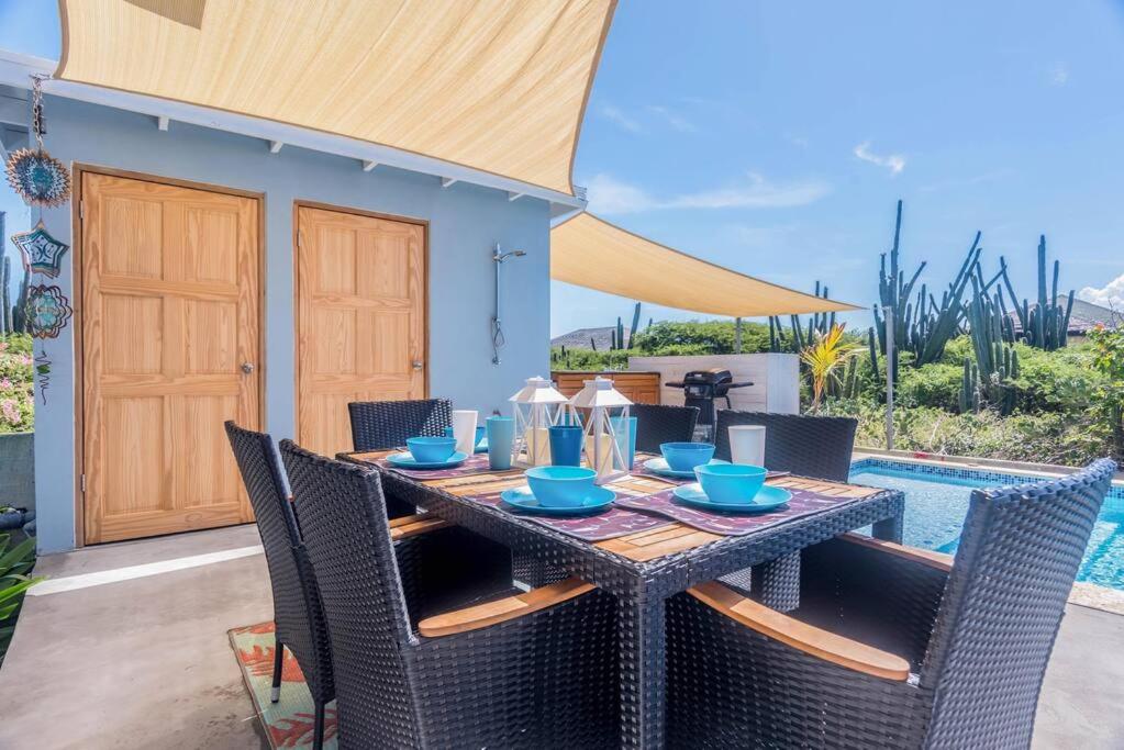 Baby Beach Bliss Villa - Walk to Beach!