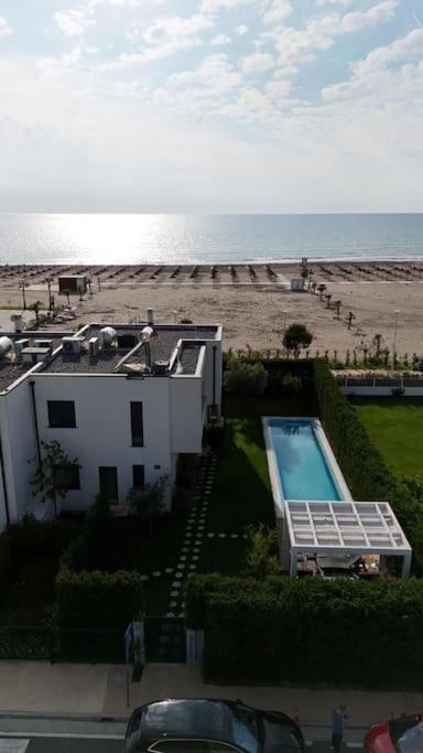 loren's villa
