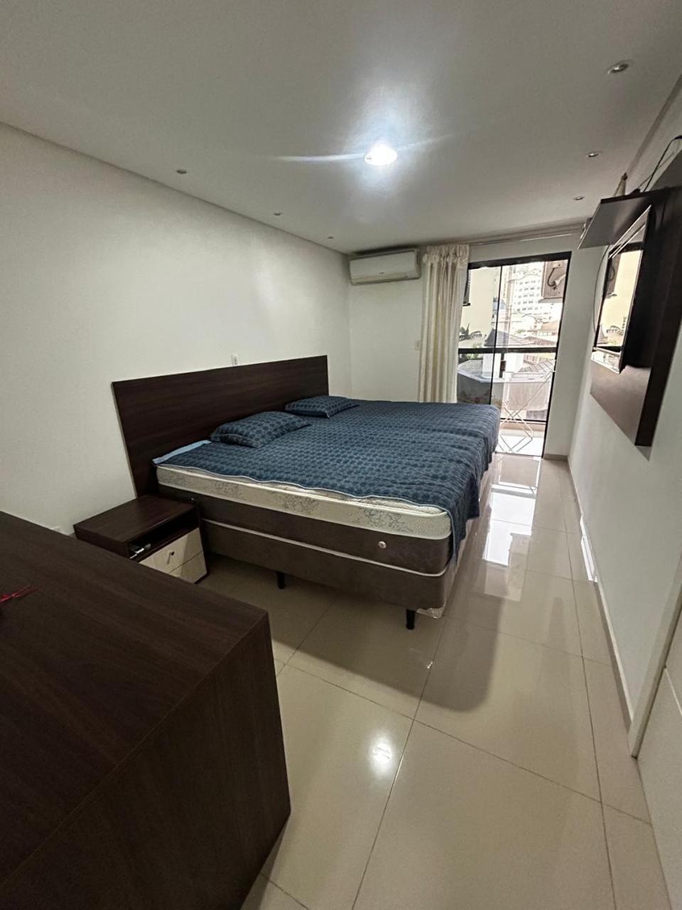 Apartamento 402, London Avenida 18 de fevereiro