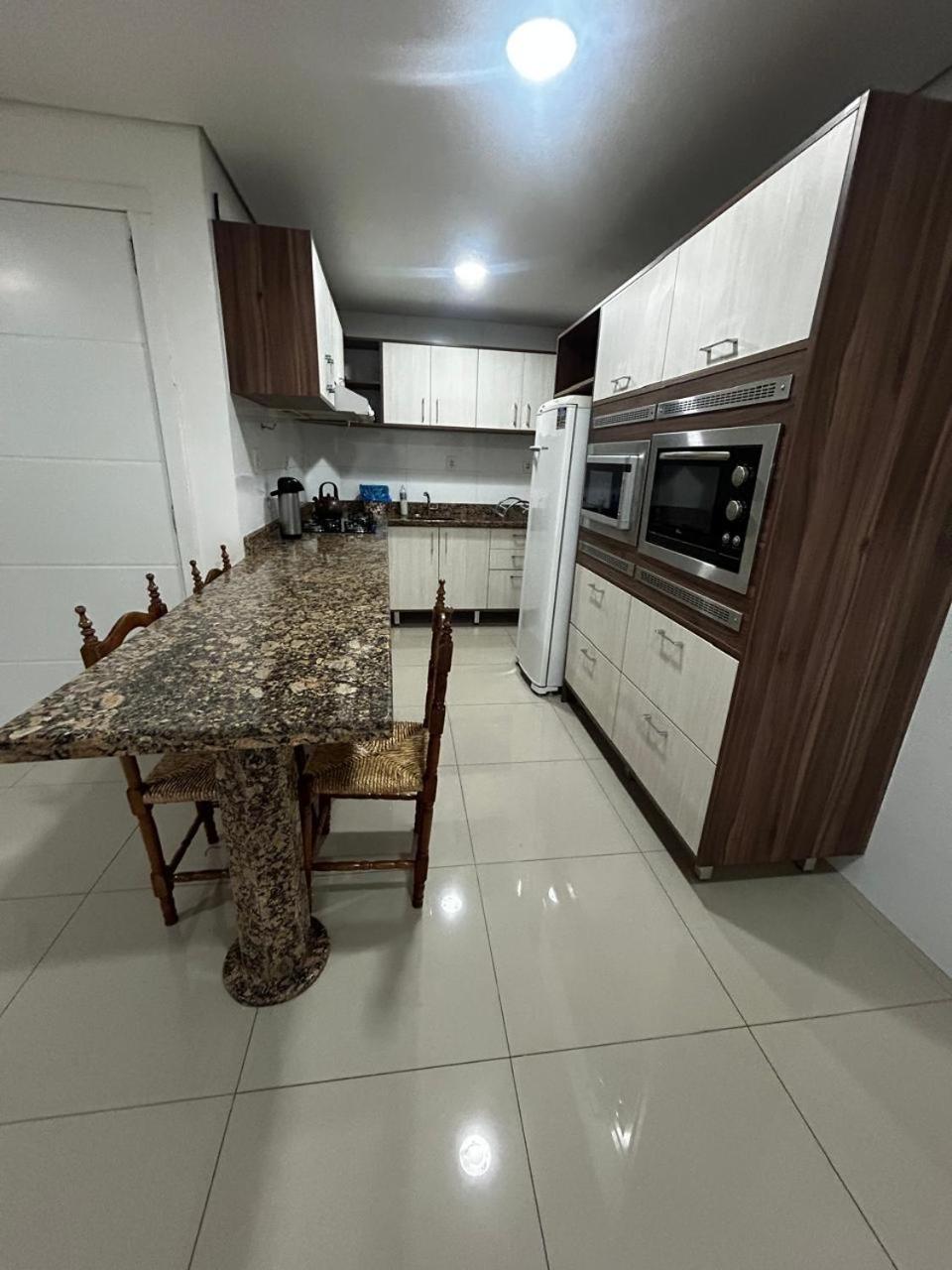 Apartamento 402, London Avenida 18 de fevereiro