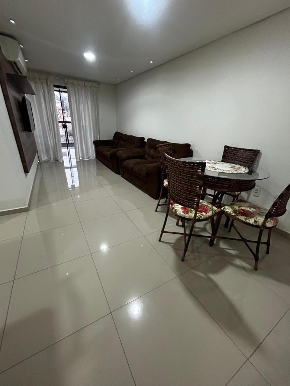 Apartamento 402, London Avenida 18 de fevereiro