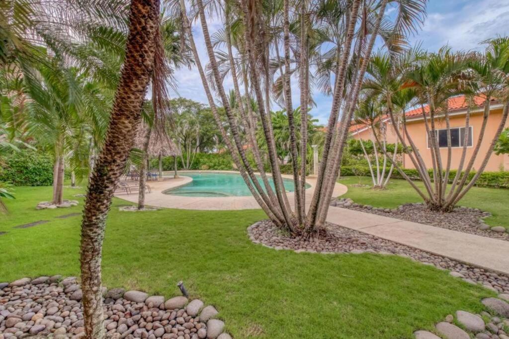 BLA1 3 Bedroom Condo with Direct Beach Access