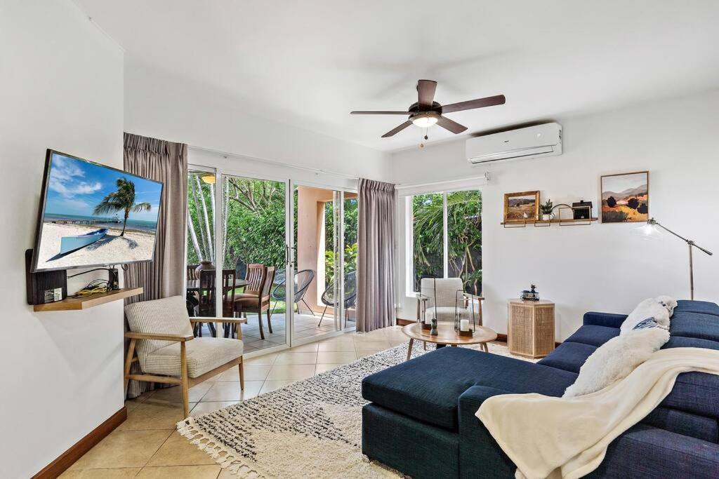 BLA1 3 Bedroom Condo with Direct Beach Access