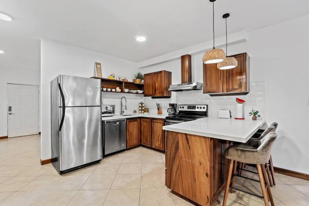 BLA1 3 Bedroom Condo with Direct Beach Access