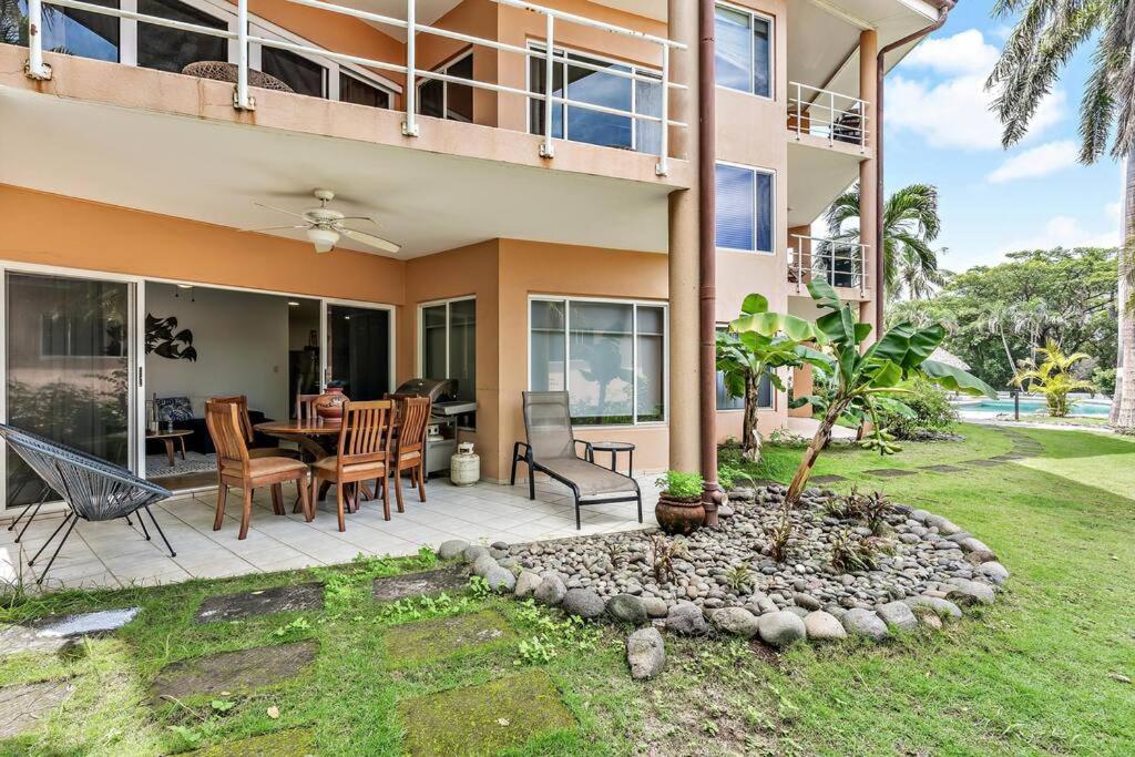 BLA1 3 Bedroom Condo with Direct Beach Access