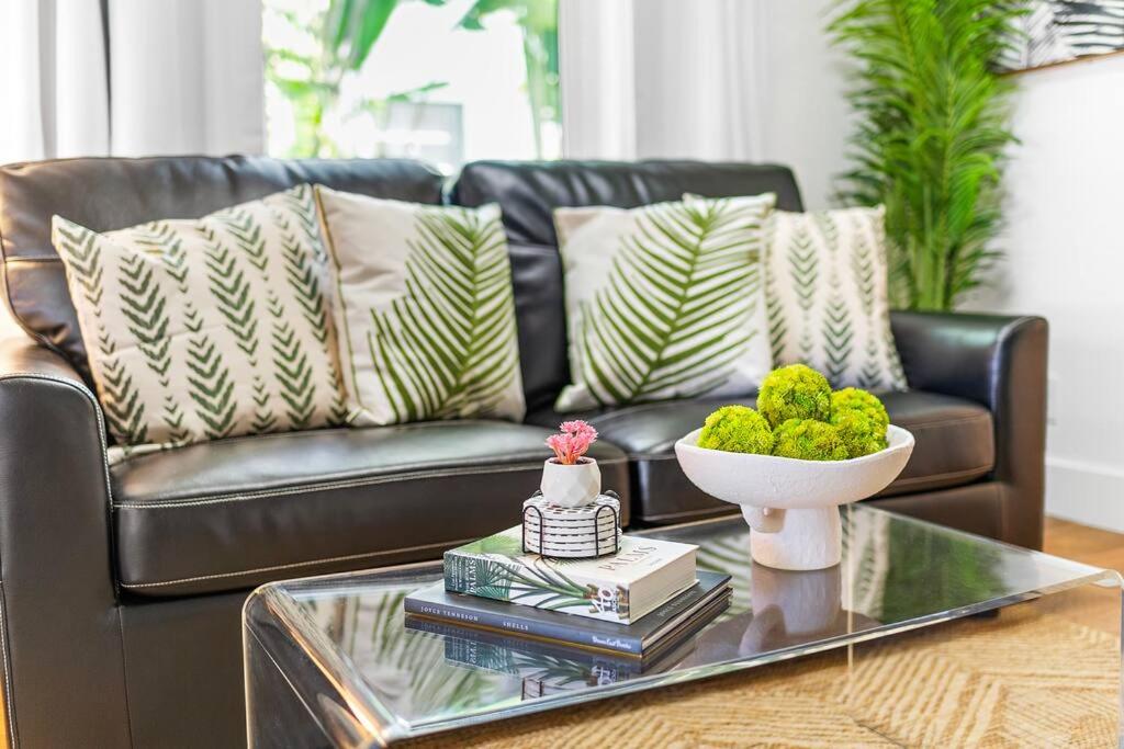Stylish 4-Bedroom Near Downtown Fort Lauderdale view 5