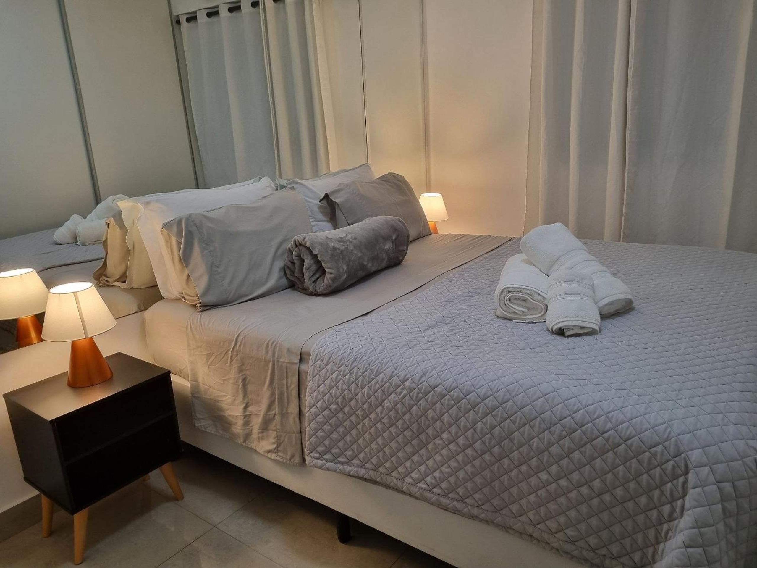 Excelente apto ao lado do Hospital Albert Einstein, Hospital São Luis, Faculdade de Medicina Einstein, Estádio do Morumbi, 80m² e garagem