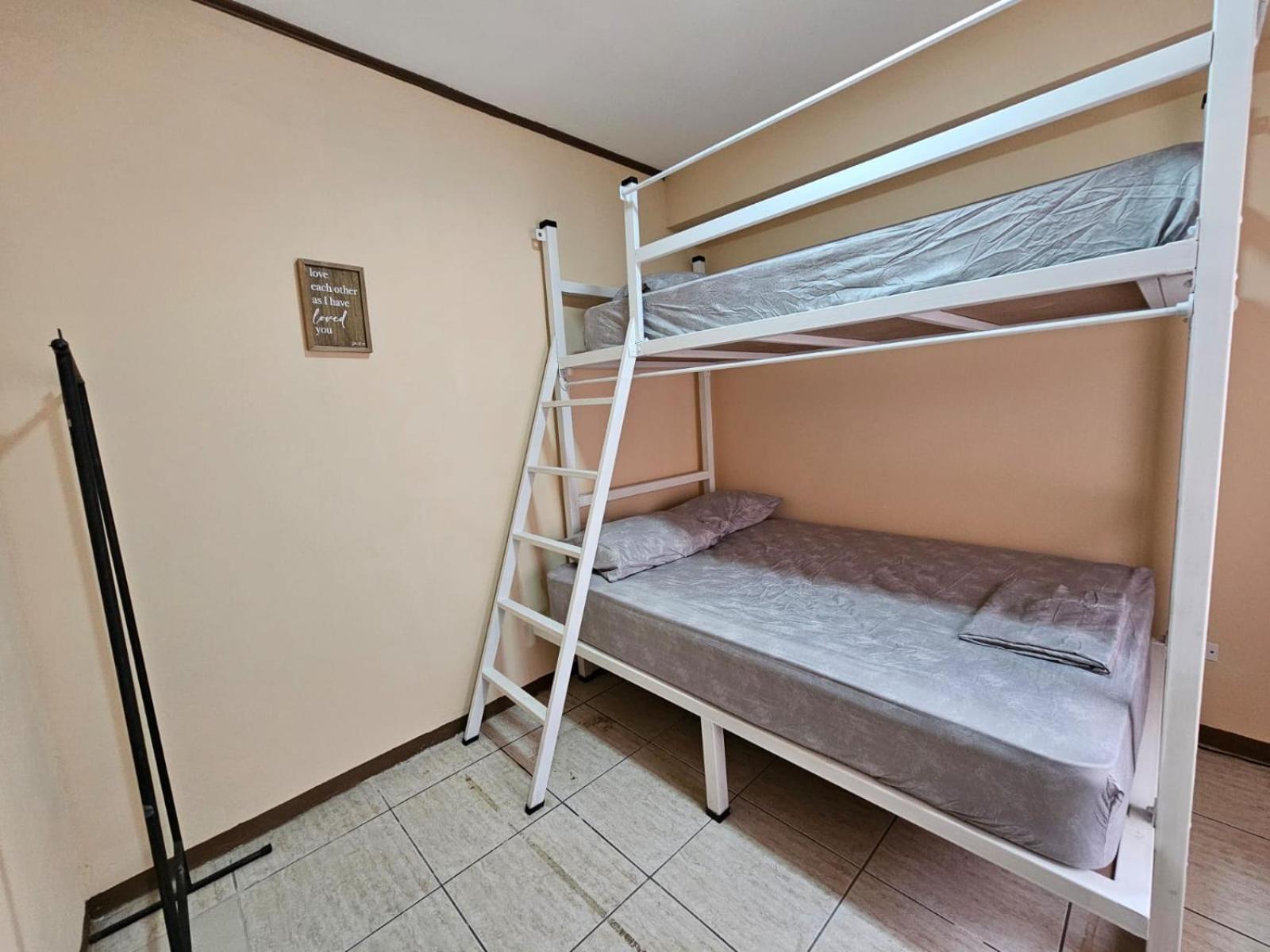 Hostel La Cali Inn