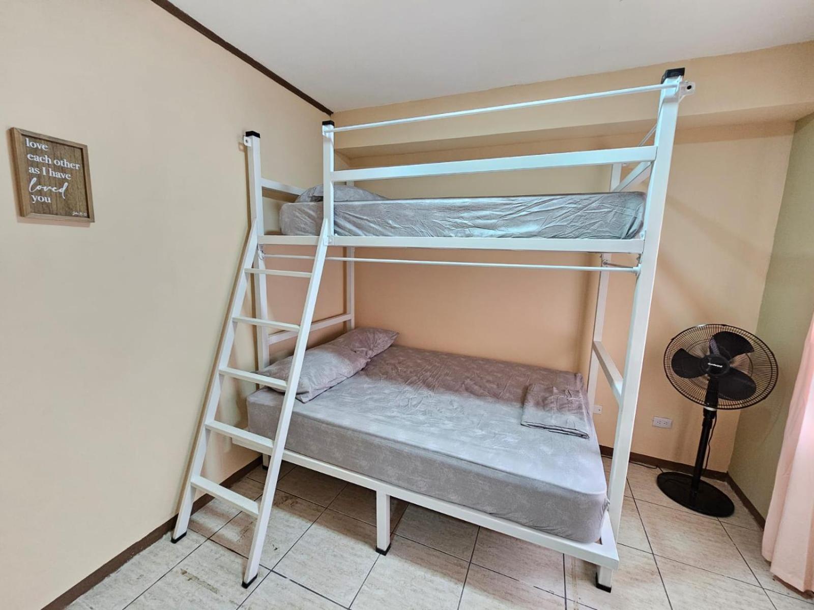 Hostel La Cali Inn