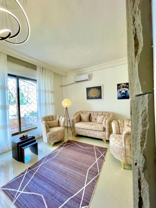 Stylish 2 Bedroom Apartment in Amman view 5