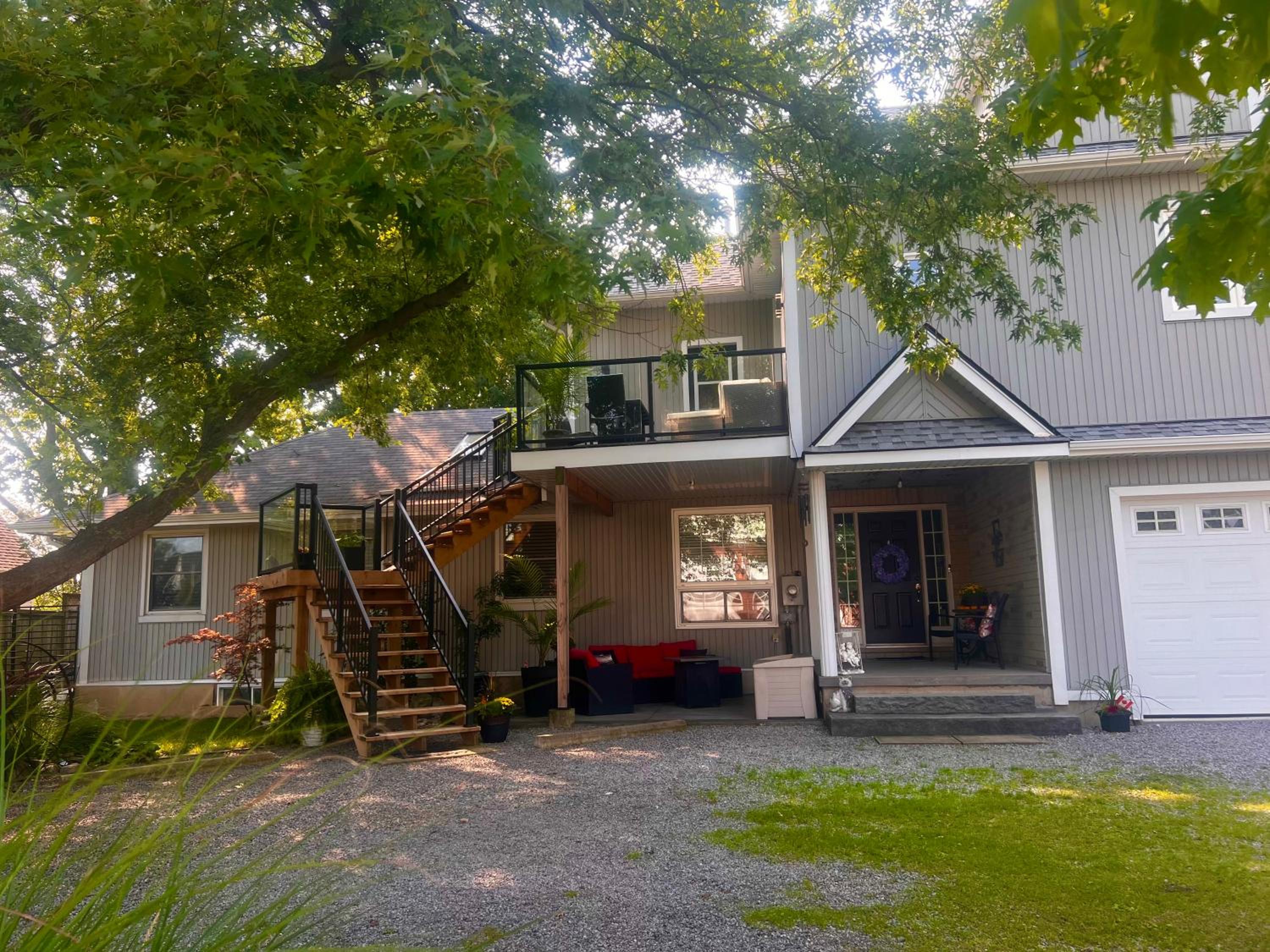 Sunset Suites in Niagara Wine Country