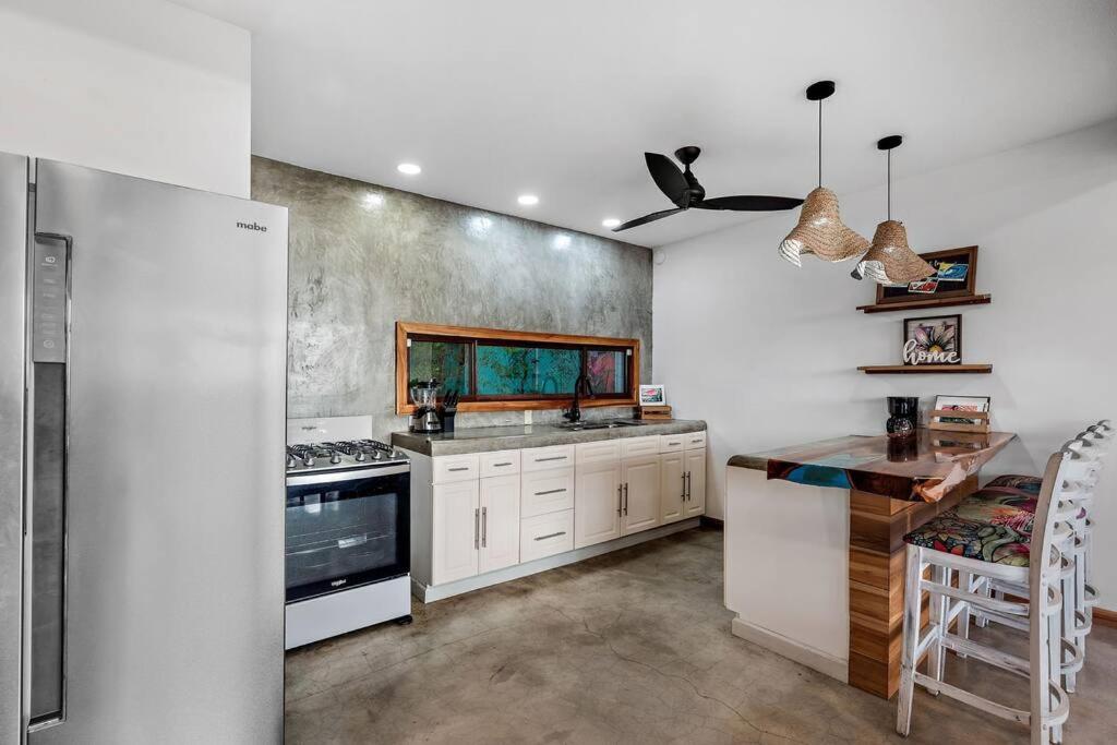 Casa Indy 3bdrm Home with Pool in Town Centre