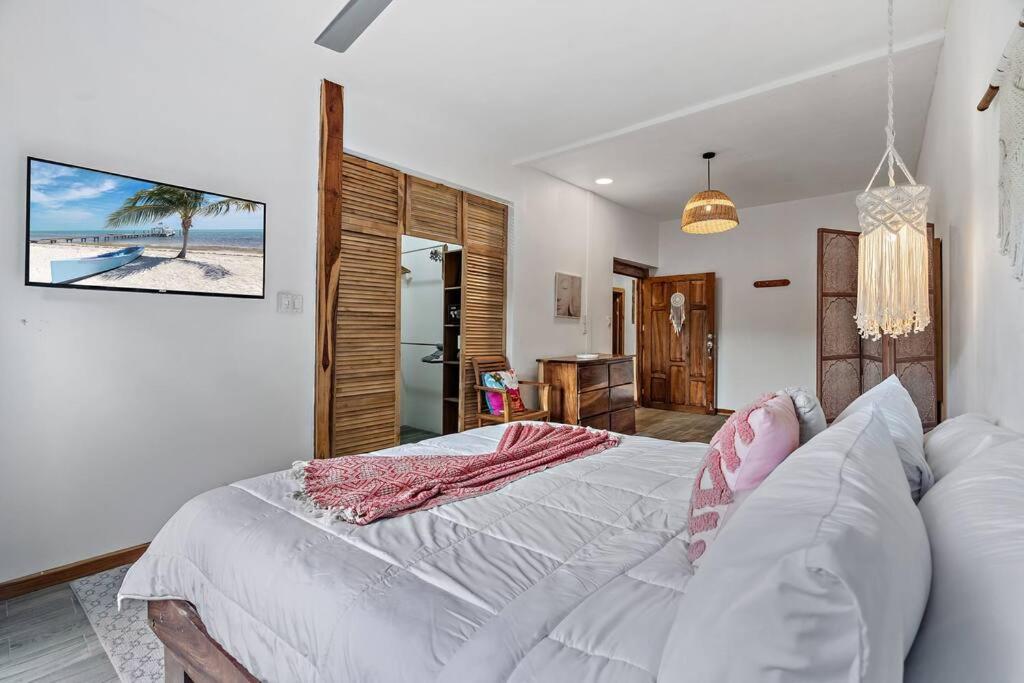 Casa Indy 3bdrm Home with Pool in Town Centre